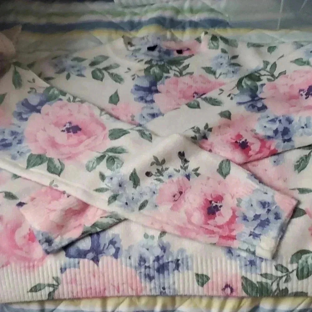 F21 Floral Crop Sweater - Picture 7 of 9